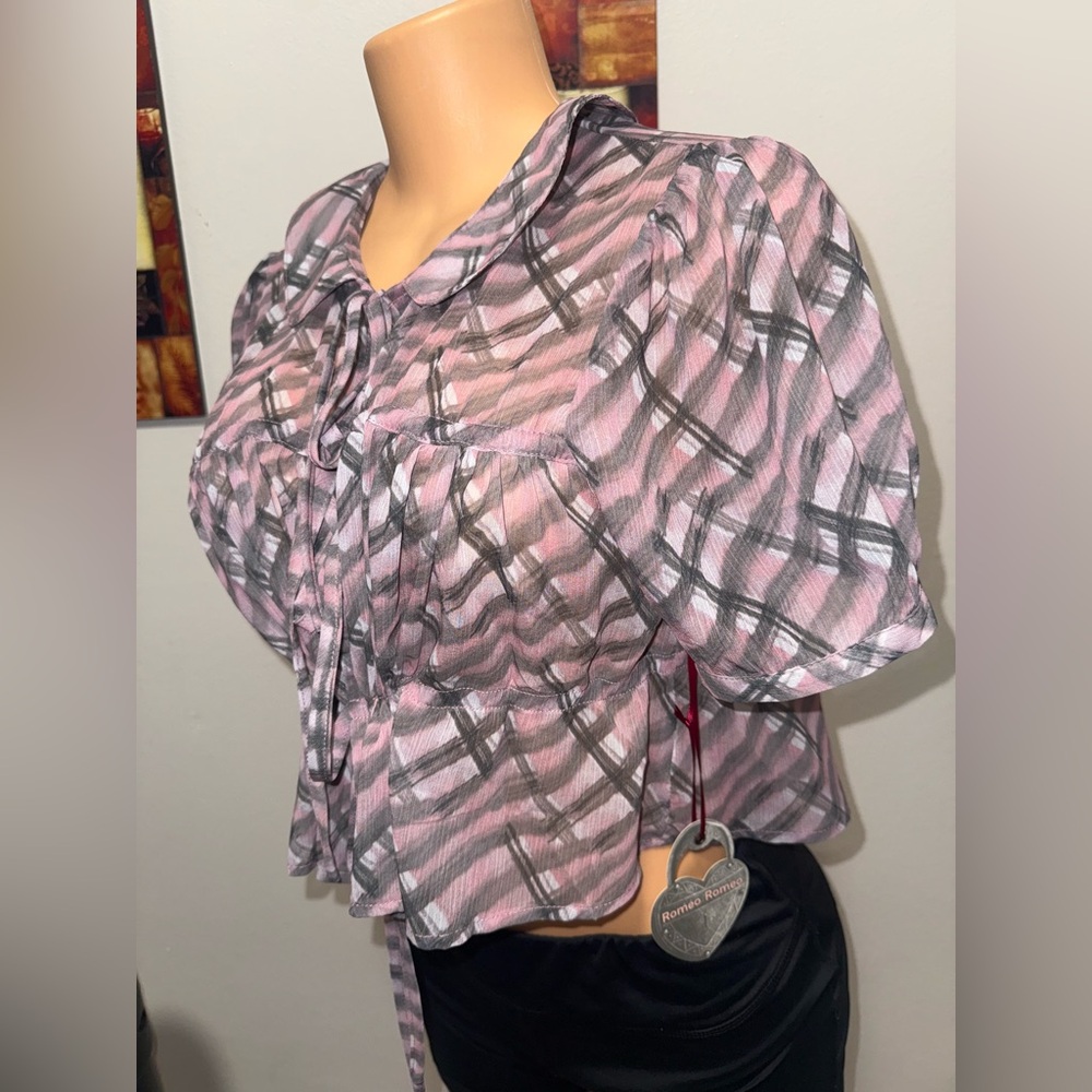 NWT ROMEO ROMEOWomen's Pink Patterned Top SIZE L - Picture 3 of 5